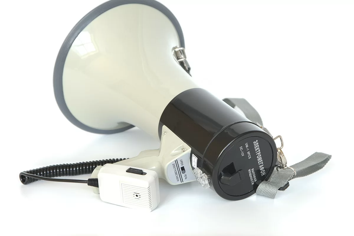 Реальное фото Мегафон TerraSound  ручной\наплечный 25Вт выносной микрофон сирена разъем 12В MG-220/black от магазина СпортСЕ