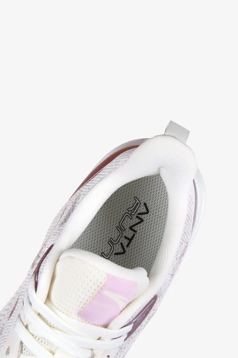 Реальное фото Кроссовки Anta Flashfoam Basic бледно-розовый/бежевый 822035521-1 от магазина СпортСЕ